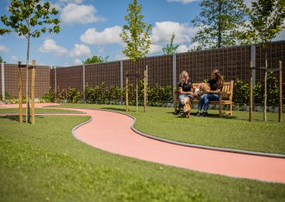 Bankje op speelweide nummer 9