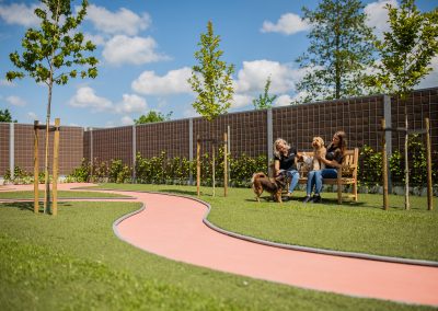 Bankje op speelweide nummer 9